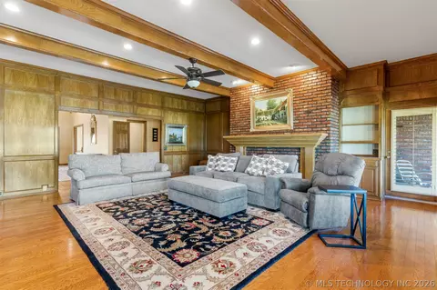 Living - 23075 E 87th St, Broken Arrow, OK 74014 photo 3 of 5