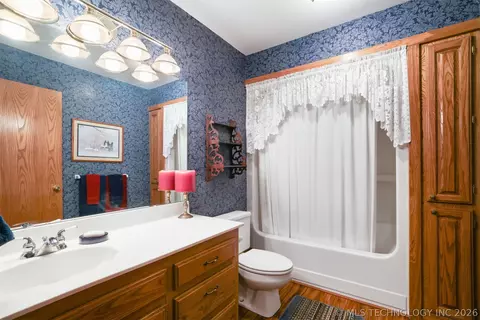 Bath - 5181 State Road 70 E, Durant, OK 74701 photo 2 of 2