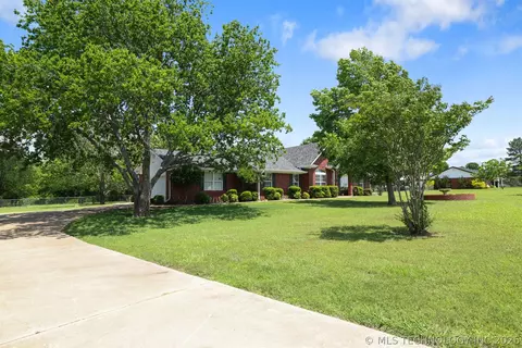 Exterior - 5181 State Road 70 E, Durant, OK 74701 photo 3 of 7