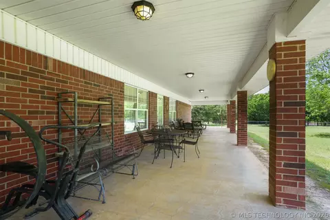 Exterior - 5181 State Road 70 E, Durant, OK 74701 photo 5 of 7