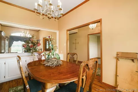 Dining - 5181 State Road 70 E, Durant, OK 74701 photo 2 of 3