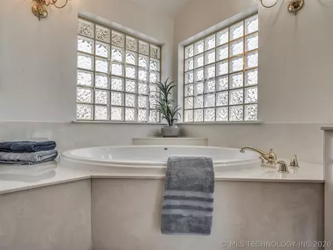 Bath - 423310 E 1169 Rd, Eufaula, OK 74432 photo 6 of 10