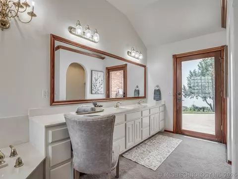 Bath - 423310 E 1169 Rd, Eufaula, OK 74432 photo 2 of 10