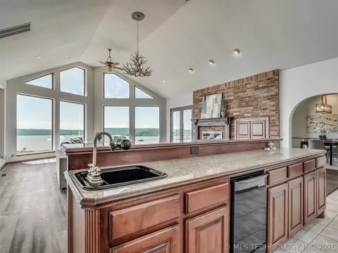 Kitchen - 423310 E 1169 Rd, Eufaula, OK 74432 photo 3 of 11