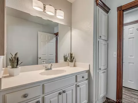 Bath - 423310 E 1169 Rd, Eufaula, OK 74432 photo 10 of 10