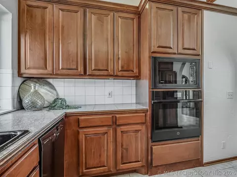 Kitchen - 423310 E 1169 Rd, Eufaula, OK 74432 photo 10 of 11