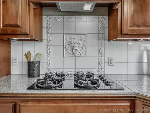 Kitchen - 423310 E 1169 Rd, Eufaula, OK 74432 photo 9 of 11