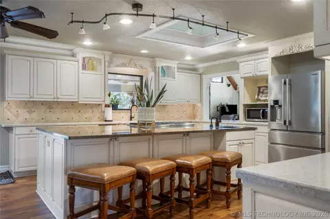 Kitchen - 3506 E 110th Pl, Tulsa, OK 74137 photo 4 of 4