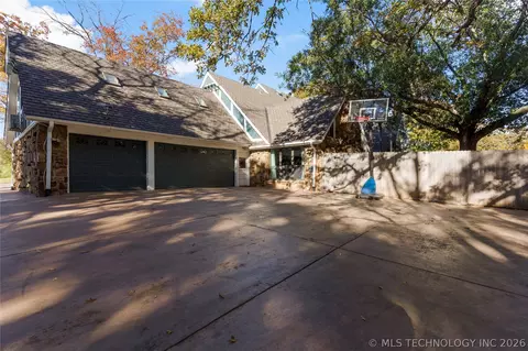 Exterior - 3506 E 110th Pl, Tulsa, OK 74137 photo 10 of 11