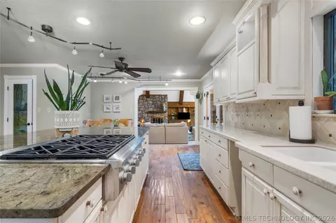 Kitchen - 3506 E 110th Pl, Tulsa, OK 74137 photo 1 of 4