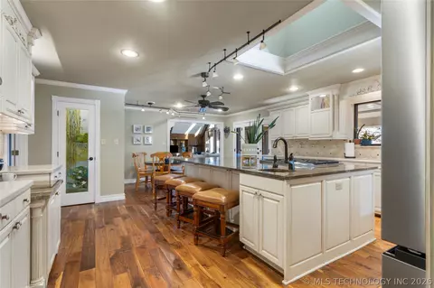 Kitchen - 3506 E 110th Pl, Tulsa, OK 74137 photo 2 of 4