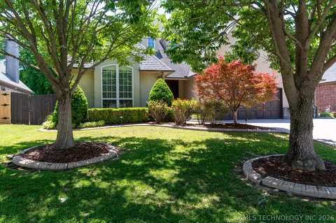 3813 W Broadway St, Broken Arrow, OK 74012