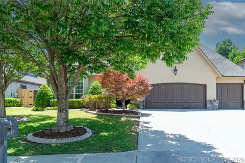 3813 W Broadway St, Broken Arrow, OK 74012