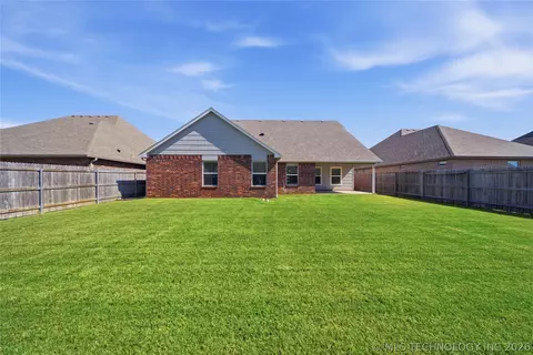 9234 E 133rd St S, Bixby, OK 74008