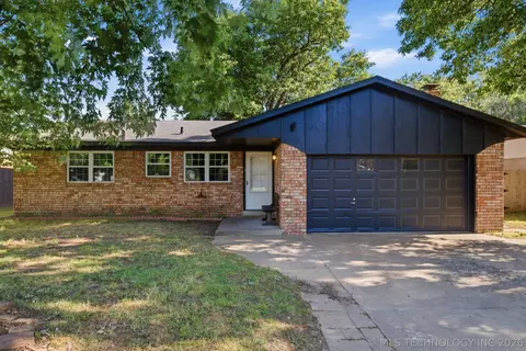 216 E J St, Jenks, OK 74037
