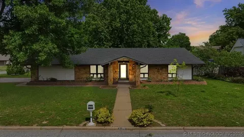 8401 S Fawnwood Ct, Broken Arrow, OK 74011