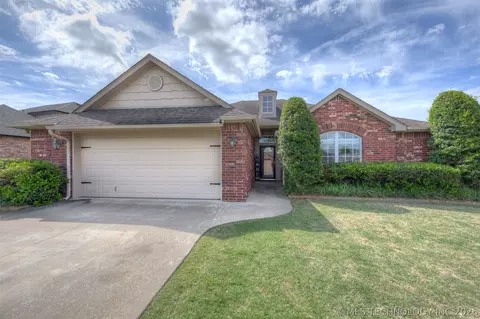 10300 E 97th Ct N, Owasso, OK 74055