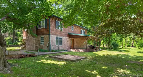 9596 N 447 Rd, Spavinaw, OK 74366