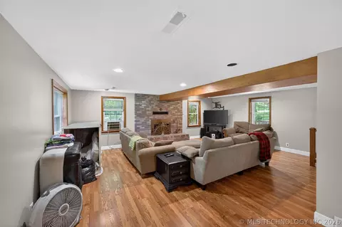 Living - 9596 N 447 Rd, Spavinaw, OK 74366 photo 1 of 2