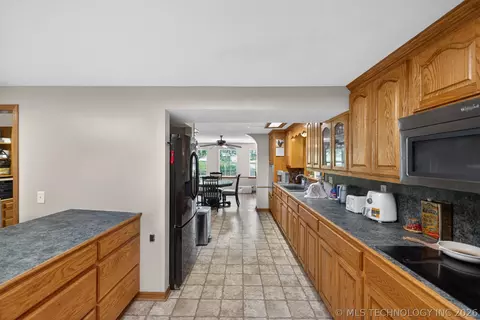 Kitchen - 9596 N 447 Rd, Spavinaw, OK 74366 photo 5 of 5