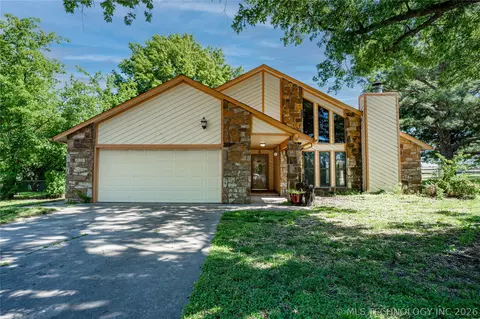 25661 Chestnut Dr, Broken Arrow, OK 74014