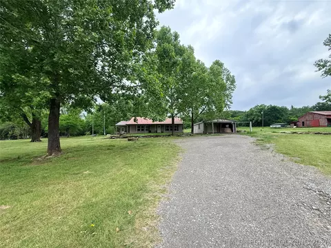 2002 Cedar Bluff Rd, Fort Gibson, OK 74434