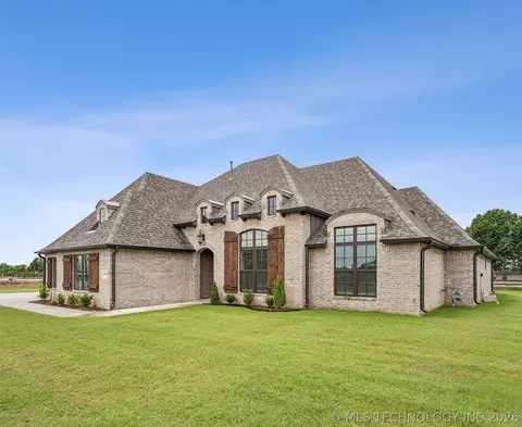 10912 N 81st East Pl, Owasso, OK 74055