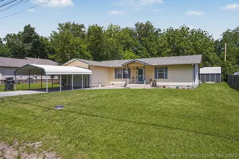 504 W 6th St, Skiatook, OK 74070