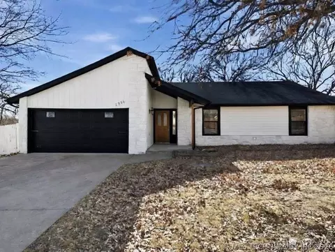 2806 W 70th St, Tulsa, OK 74132