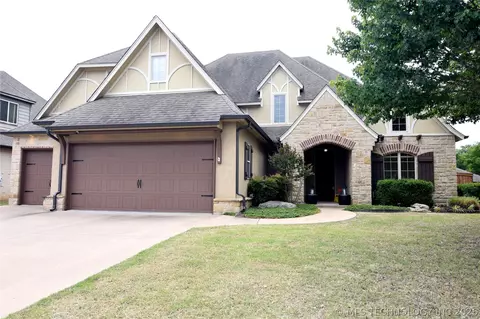 2404 E 140th Pl, Bixby, OK 74008