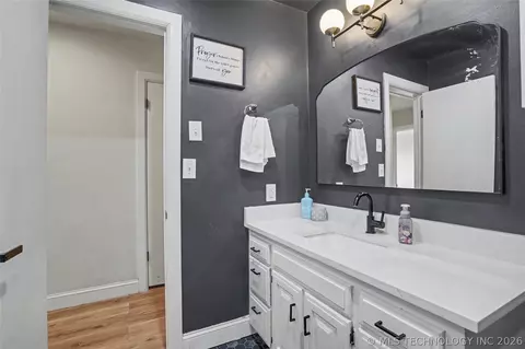 Bath - 10214 E 24th St, Tulsa, OK 74129 photo 4 of 4