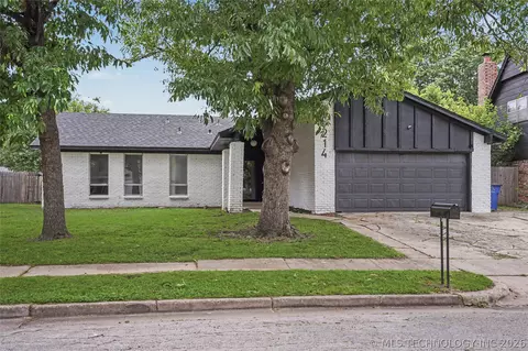 Exterior - 10214 E 24th St, Tulsa, OK 74129 photo 2 of 7
