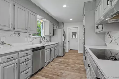 Kitchen - 10214 E 24th St, Tulsa, OK 74129 photo 1 of 4