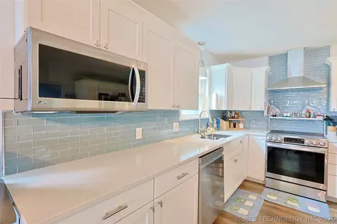Kitchen - 115117 S 4278 Rd, Checotah, OK 74426 photo 4 of 5