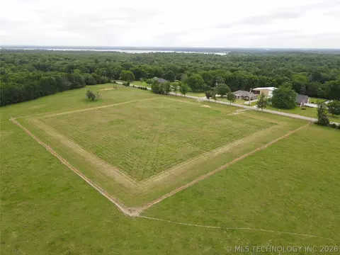1 N 4285 Rd N, Hugo, OK 74743