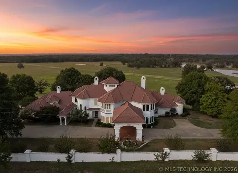 800 W Pryor Ave, Pocola, OK 74902