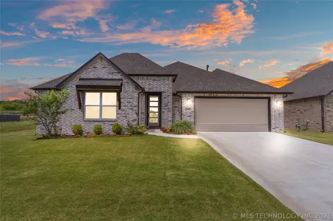 27713 E 107th St, Coweta, OK 74429