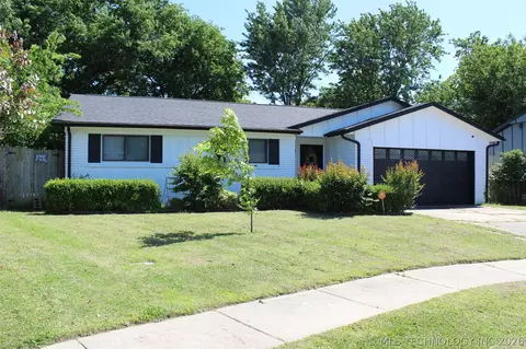 10976 E 36th Pl, Tulsa, OK 74146