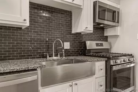 Kitchen - 5116 E Cameron St, Tulsa, OK 74115 photo 5 of 8