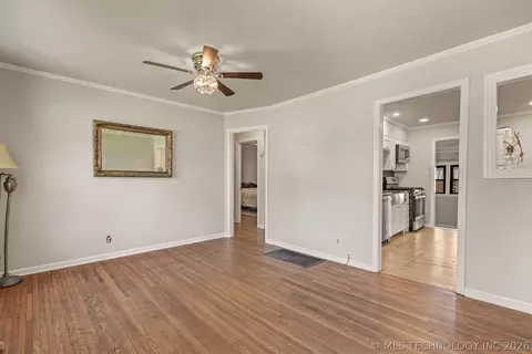 Living - 5116 E Cameron St, Tulsa, OK 74115 photo 2 of 7