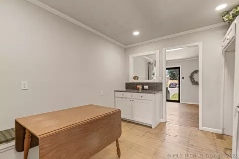 Dining - 5116 E Cameron St, Tulsa, OK 74115 photo 1 of 1