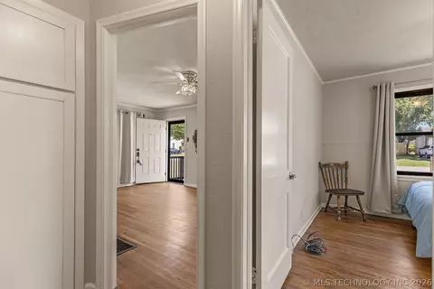 Entry Way - 5116 E Cameron St, Tulsa, OK 74115 photo 8 of 9