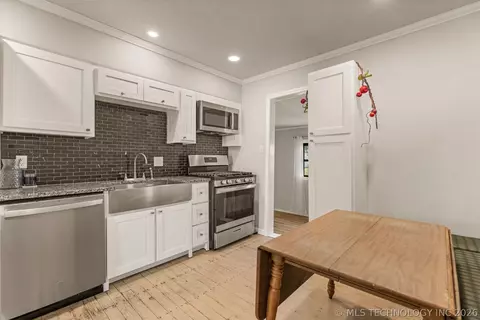 Kitchen - 5116 E Cameron St, Tulsa, OK 74115 photo 3 of 8