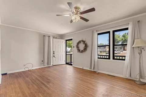Living - 5116 E Cameron St, Tulsa, OK 74115 photo 7 of 7