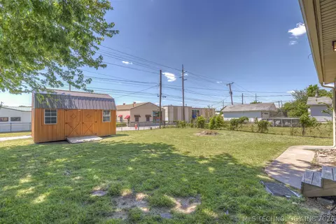 Exterior - 5116 E Cameron St, Tulsa, OK 74115 photo 9 of 10