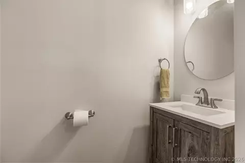 Bath - 5116 E Cameron St, Tulsa, OK 74115 photo 1 of 2