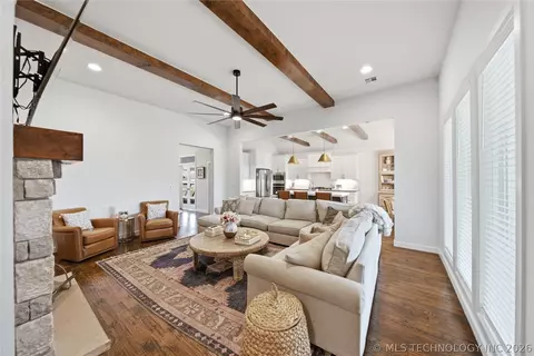 Living - 803 E Delmar Pl, Broken Arrow, OK 74012 photo 5 of 5