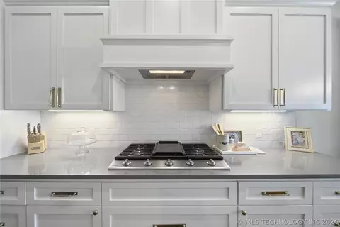 Kitchen - 803 E Delmar Pl, Broken Arrow, OK 74012 photo 5 of 7