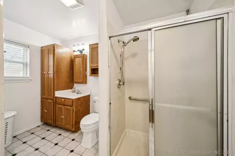 Bath - 2636 E 14th St, Tulsa, OK 74104 photo 2 of 2