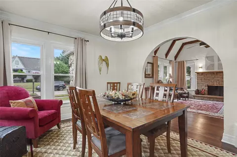 Dining - 2636 E 14th St, Tulsa, OK 74104 photo 3 of 4